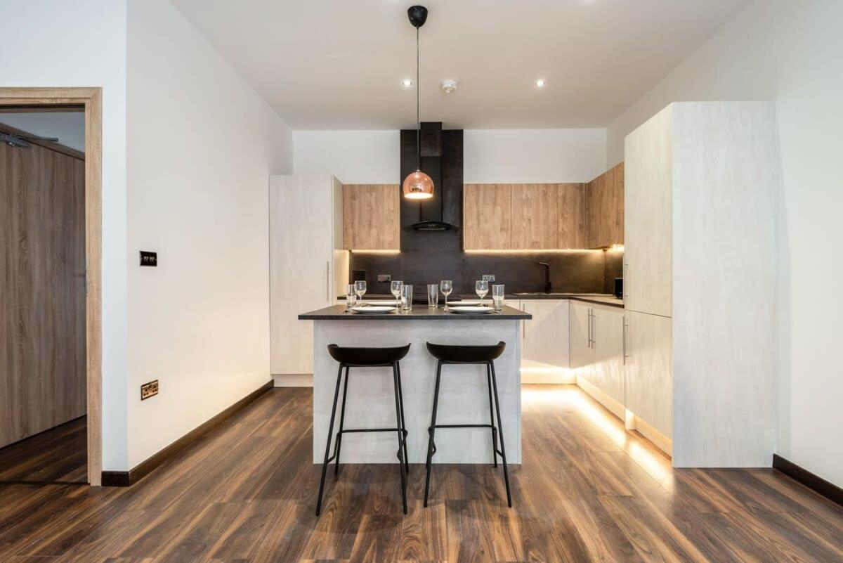 Characterful 2 Bed Apartment With Parking In Hull Кінгстон-апон-Галл Екстер'єр фото