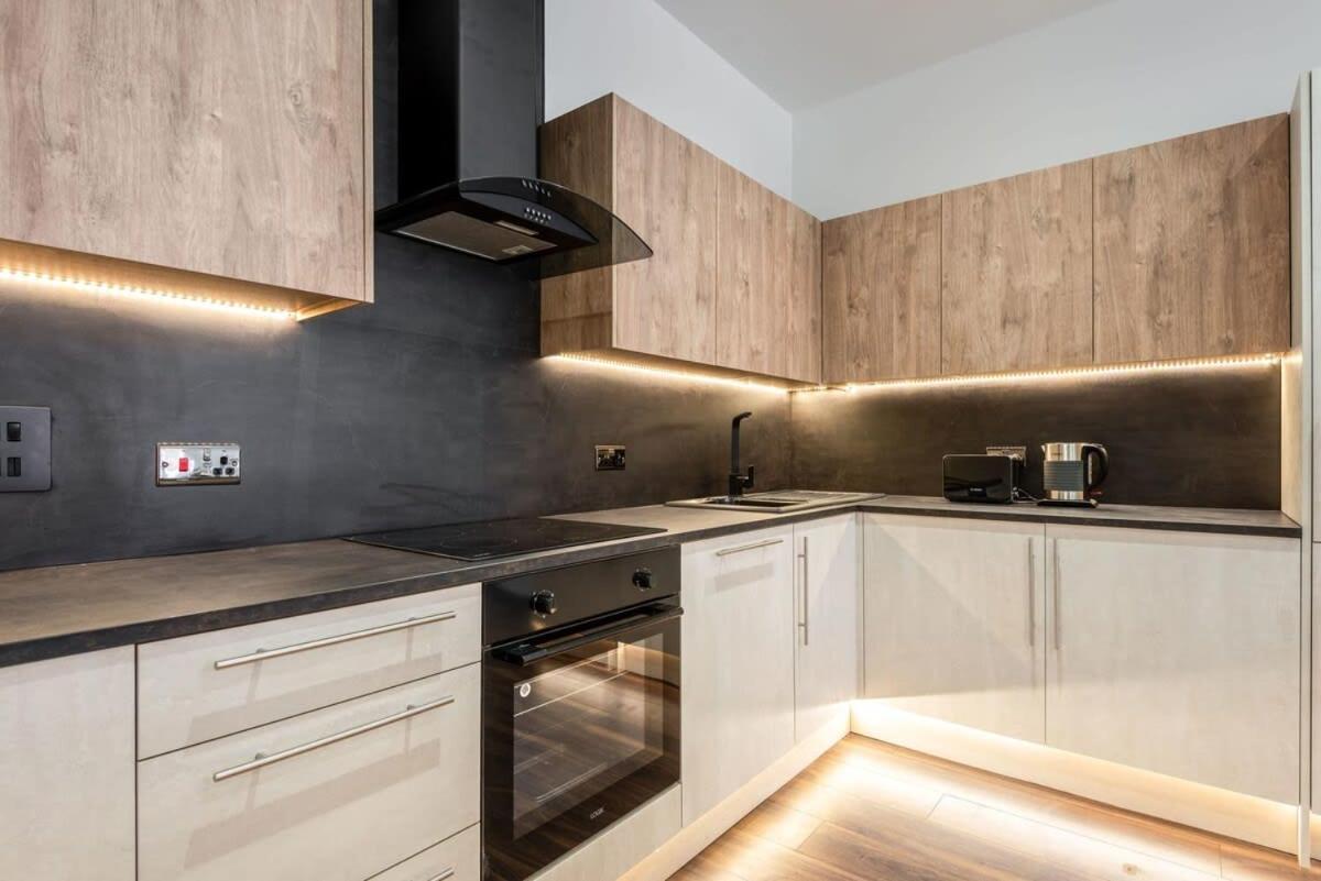 Characterful 2 Bed Apartment With Parking In Hull Кінгстон-апон-Галл Екстер'єр фото